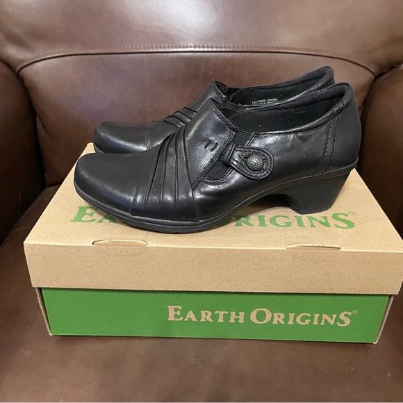 Earth Origins Rhoda Leather Shooties, Black, Sz 8.5 with box. - Picture 2 of 10